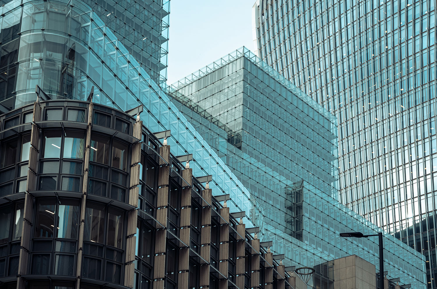 Large and Complex Loans: The Strategic Role of the Broker 